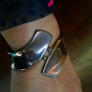 Mexico Sterling Silver Hinged Bangle Bracelet 61.0 Gms